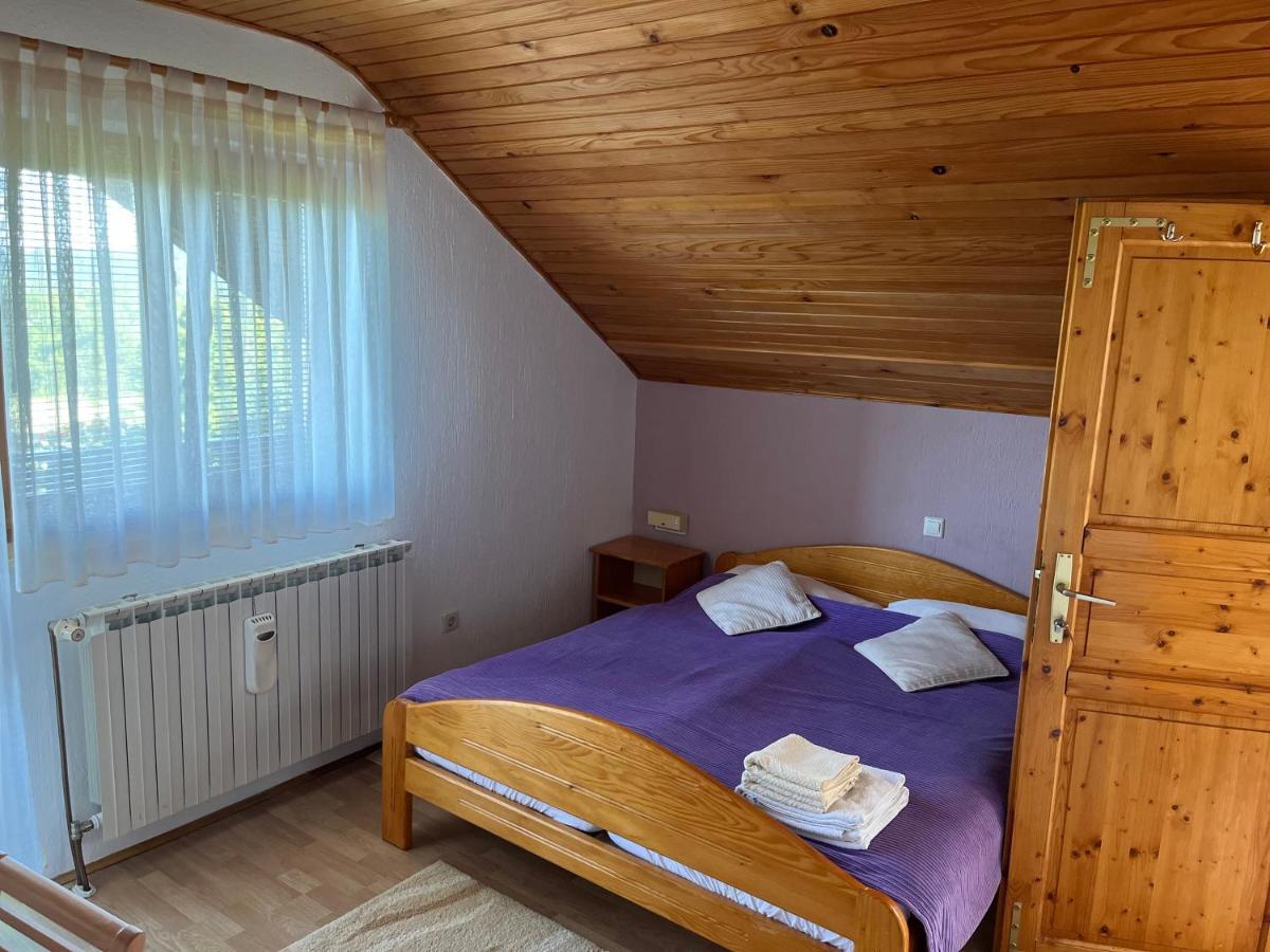 Guesthouse Hodak Seliste Dreznicko Exteriör bild