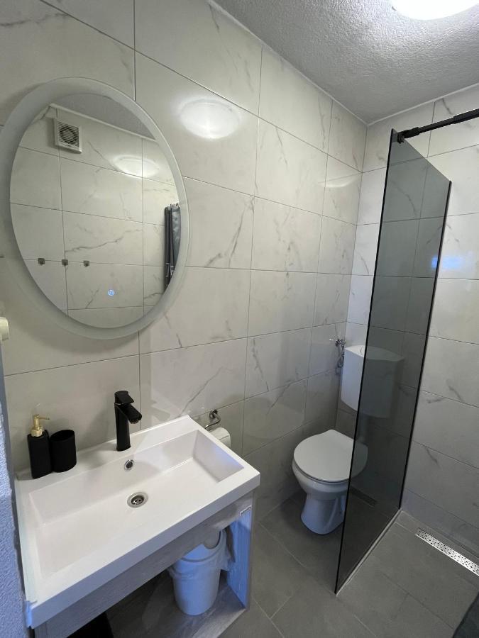 Guesthouse Hodak Seliste Dreznicko Exteriör bild